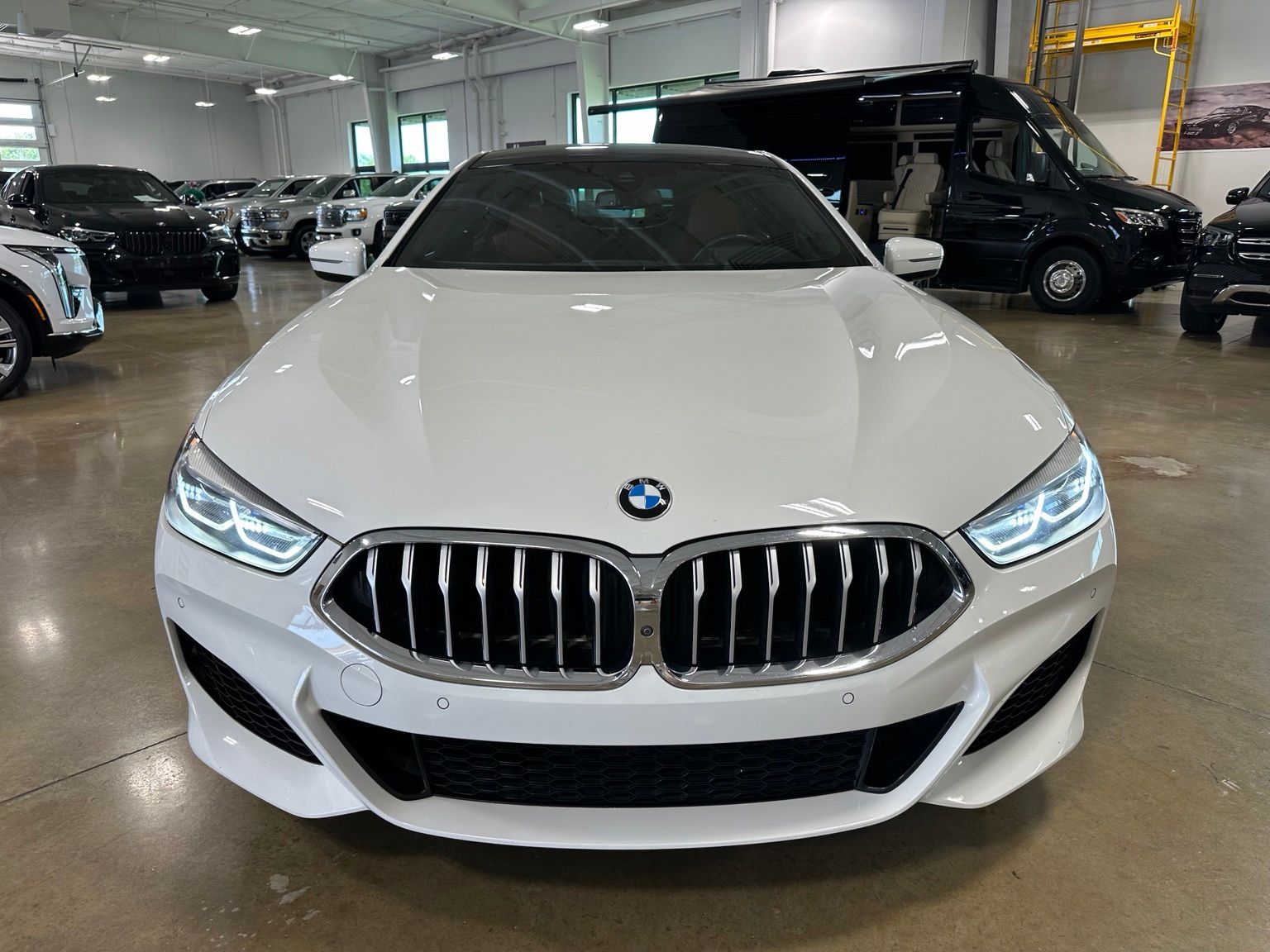 bmw 8 series 2022 WBAGV2C06NCK08703 image bmw 8 series 2022 WBAGV2C06NCK08703 image
